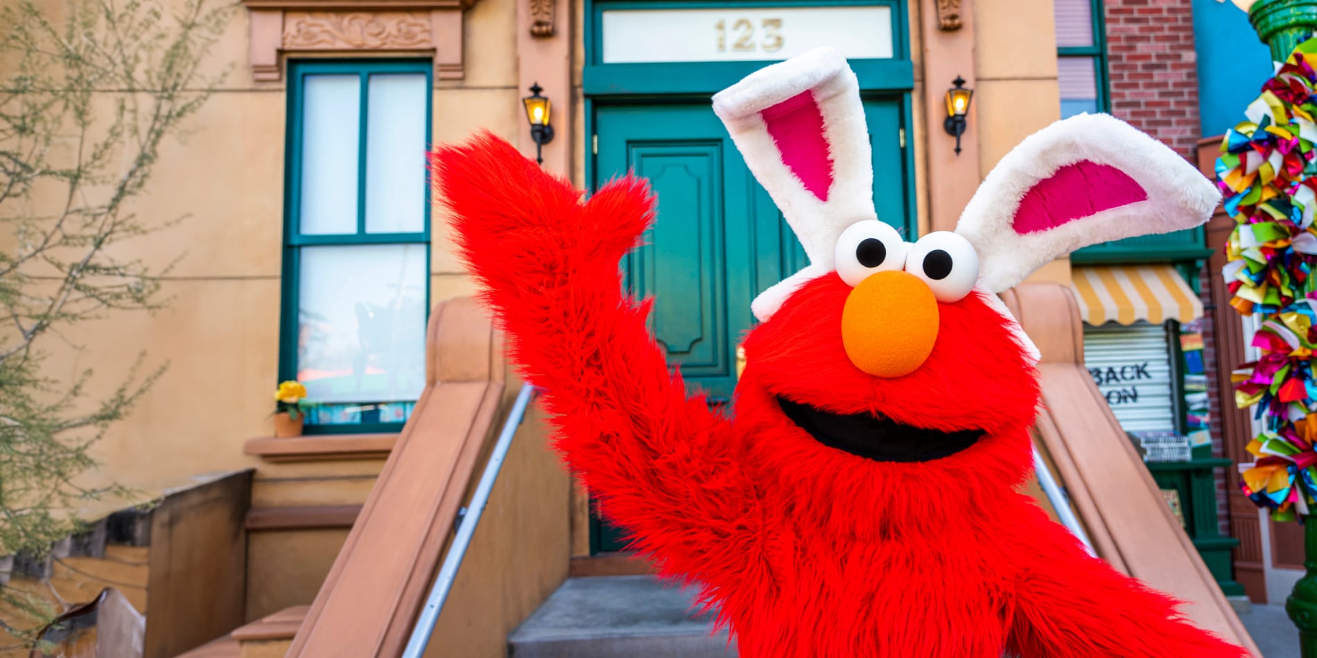 Busch Gardens Tampa Bay Elmo's Eggstravaganza