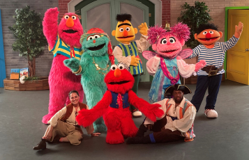 Elmo and the Bookaneers show at Sesame Kids Weekends
