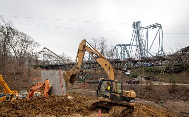 Finnegan's Flyer construction workers preparing support structures at Busch Gardens Williamsburg